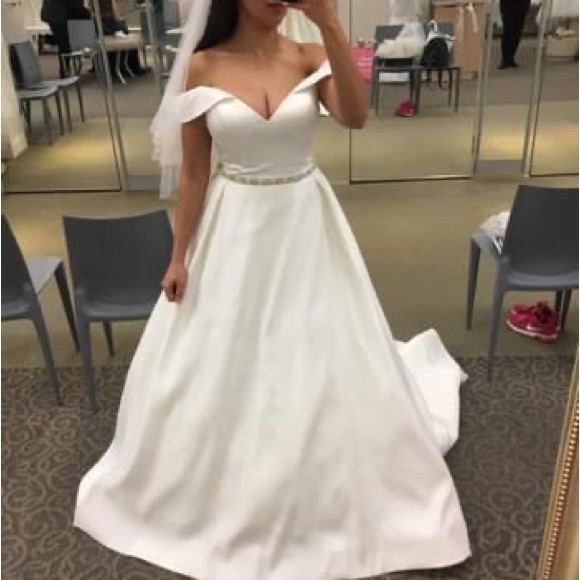 David’s Bridal wedding dress, Ivory size 8 - Picture 4 of 8